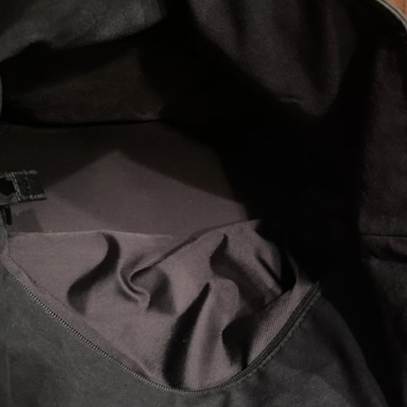 GUCCI AUTHENTIC NYLON AND LEATHER TOTE WITH TOP EXTENDER - Picture 6 of 14